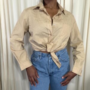 Allison Daley champagne beige paisley jacquard blouse tied at waist with blue jeans